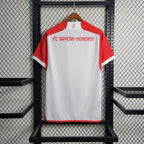 Баерн Минхен - 23/24 - Домашен дрес