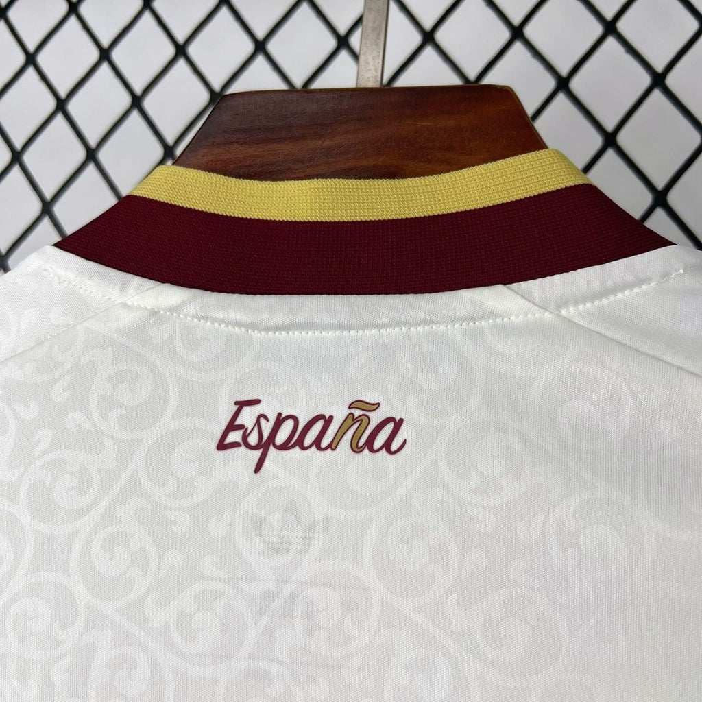 Шпанија 2026 - Гостински дрес