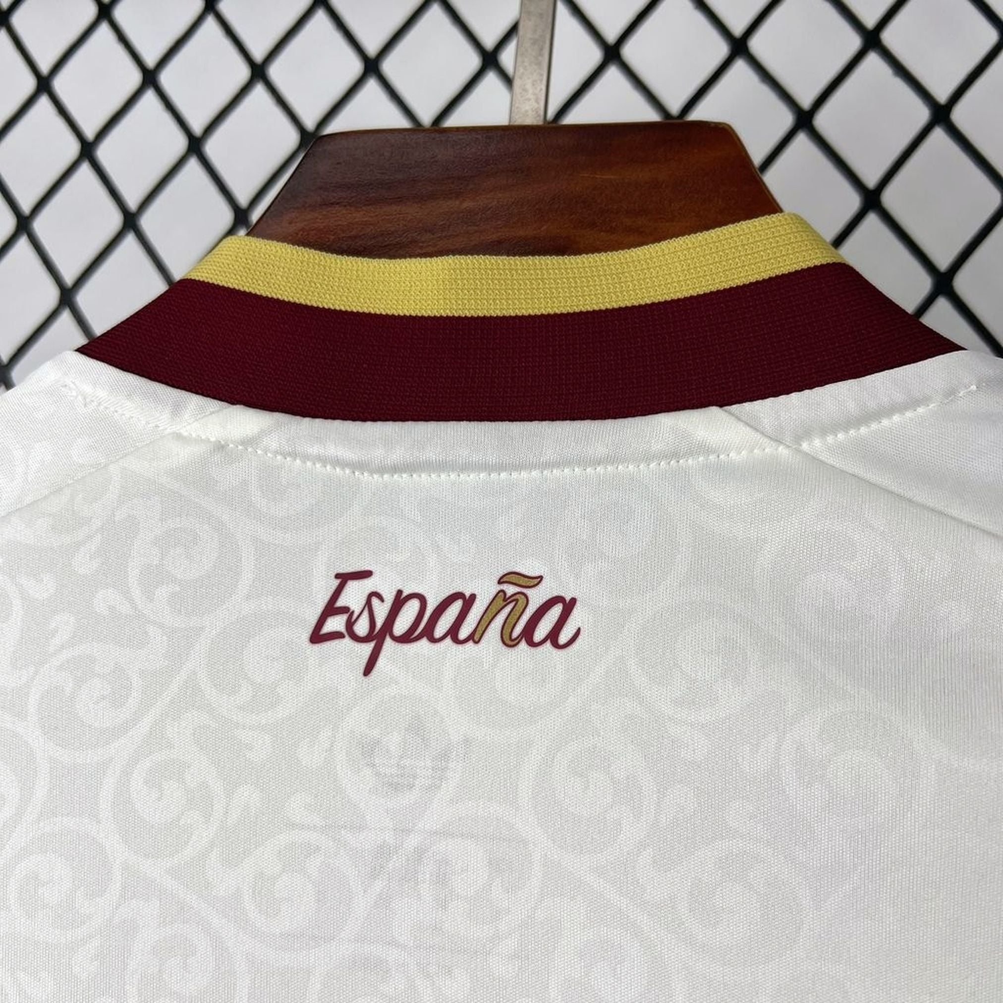 Шпанија 2026 - Гостински дрес