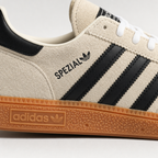 Adidas Handball Spezial - Cream / Core Black – детал на материјалот и страничните линии