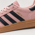 Adidas Handball Spezial - Pink / Black – детал на материјалот и страничните линии