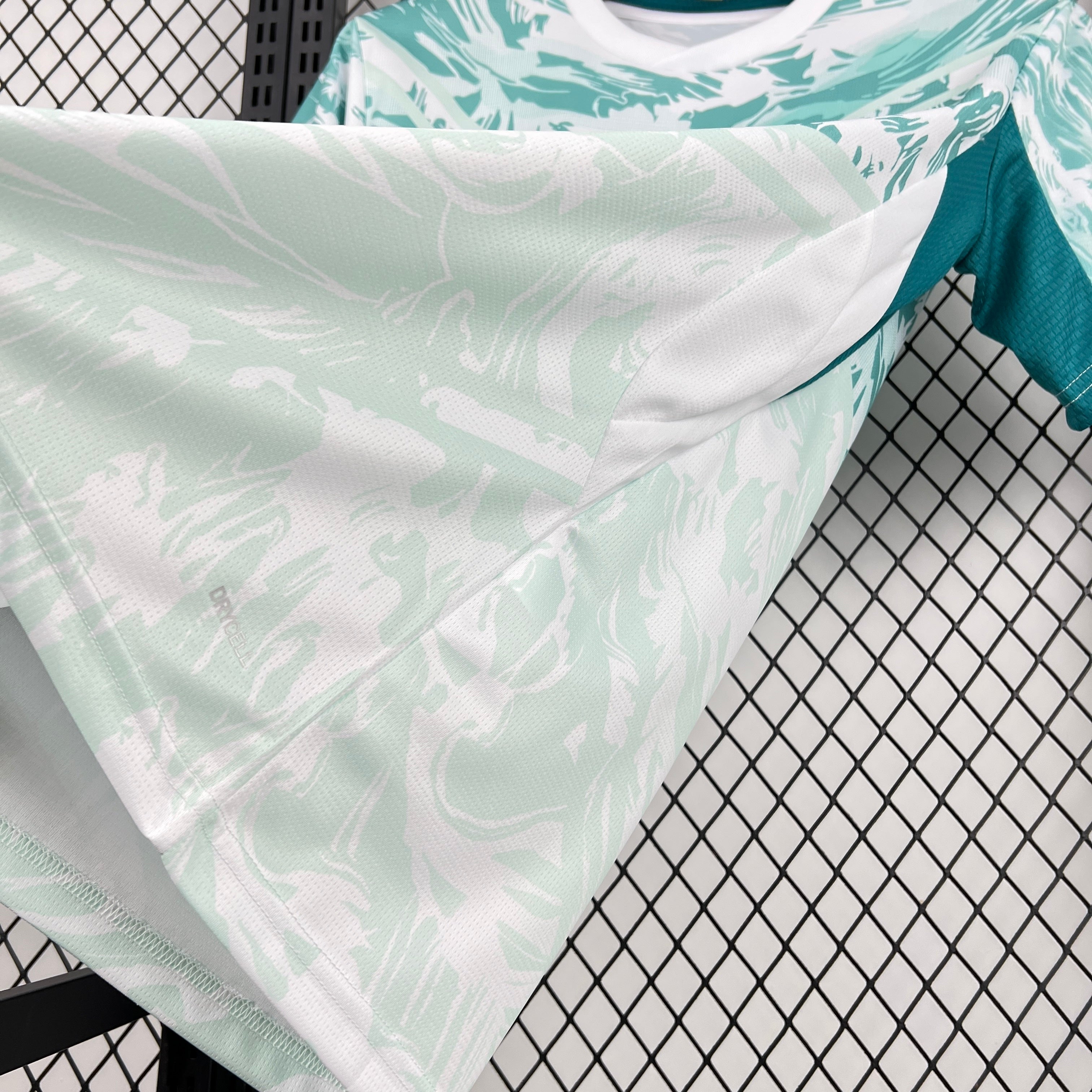 Португалија 2026 - Гостински дрес