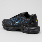 Nike Air Max Plus Tuned Air Black University Blue црни патики - агол одназад десно