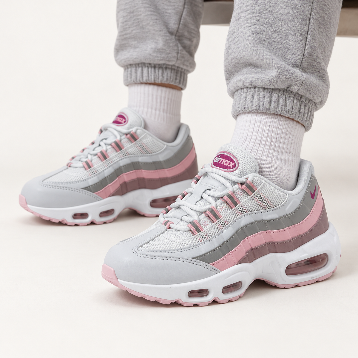 Nike Air Max 95 Kids - White / Pink — на нозе