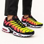 Nike Air Max Plus (TN) - Volt / Coral — на нозе