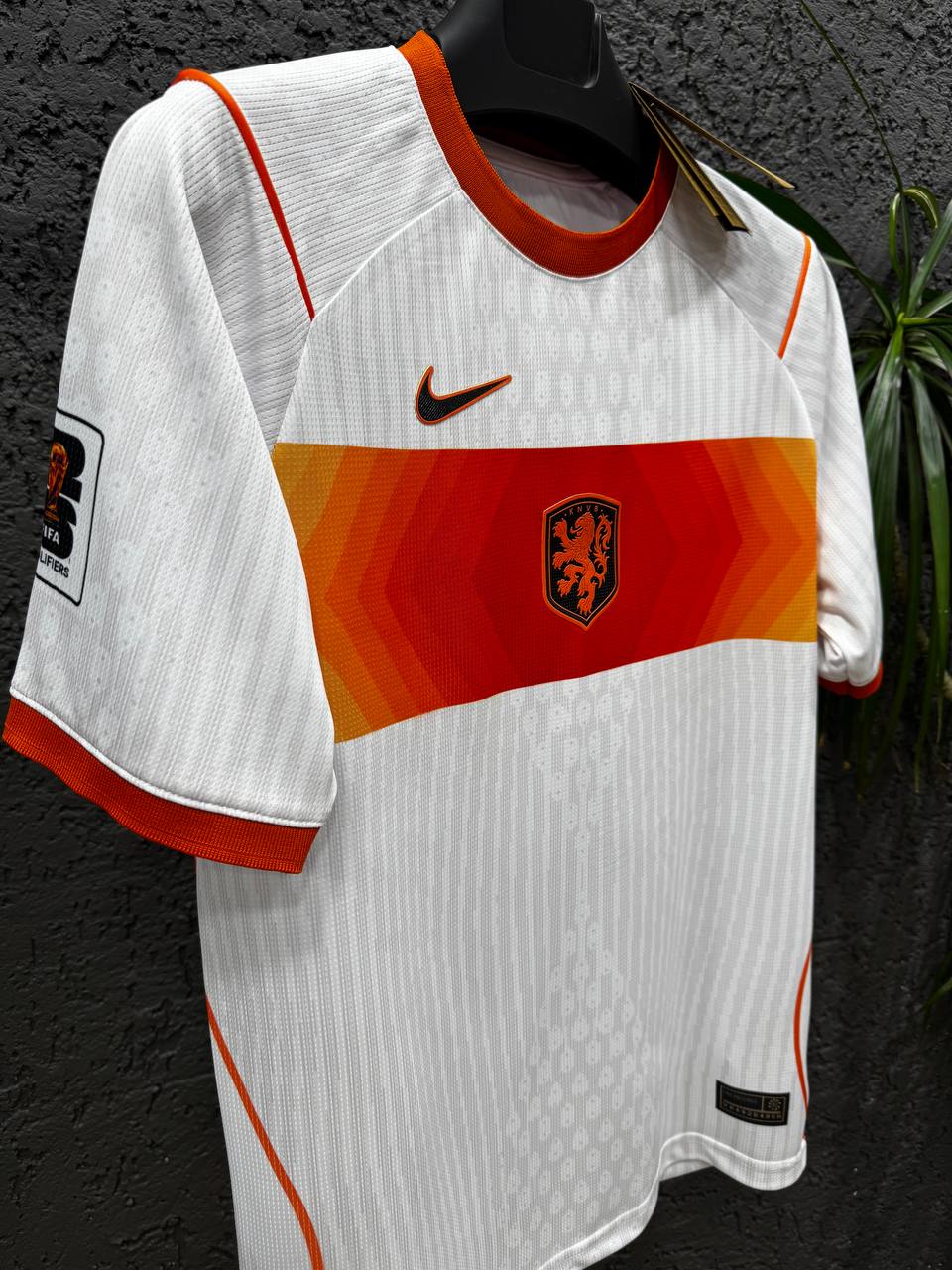 Холандија 2026 - Гостински дрес