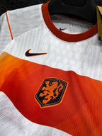 Холандија 2026 - Гостински дрес