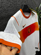 Холандија 2026 - Гостински дрес