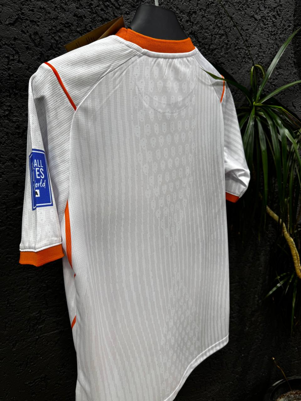 Холандија 2026 - Гостински дрес