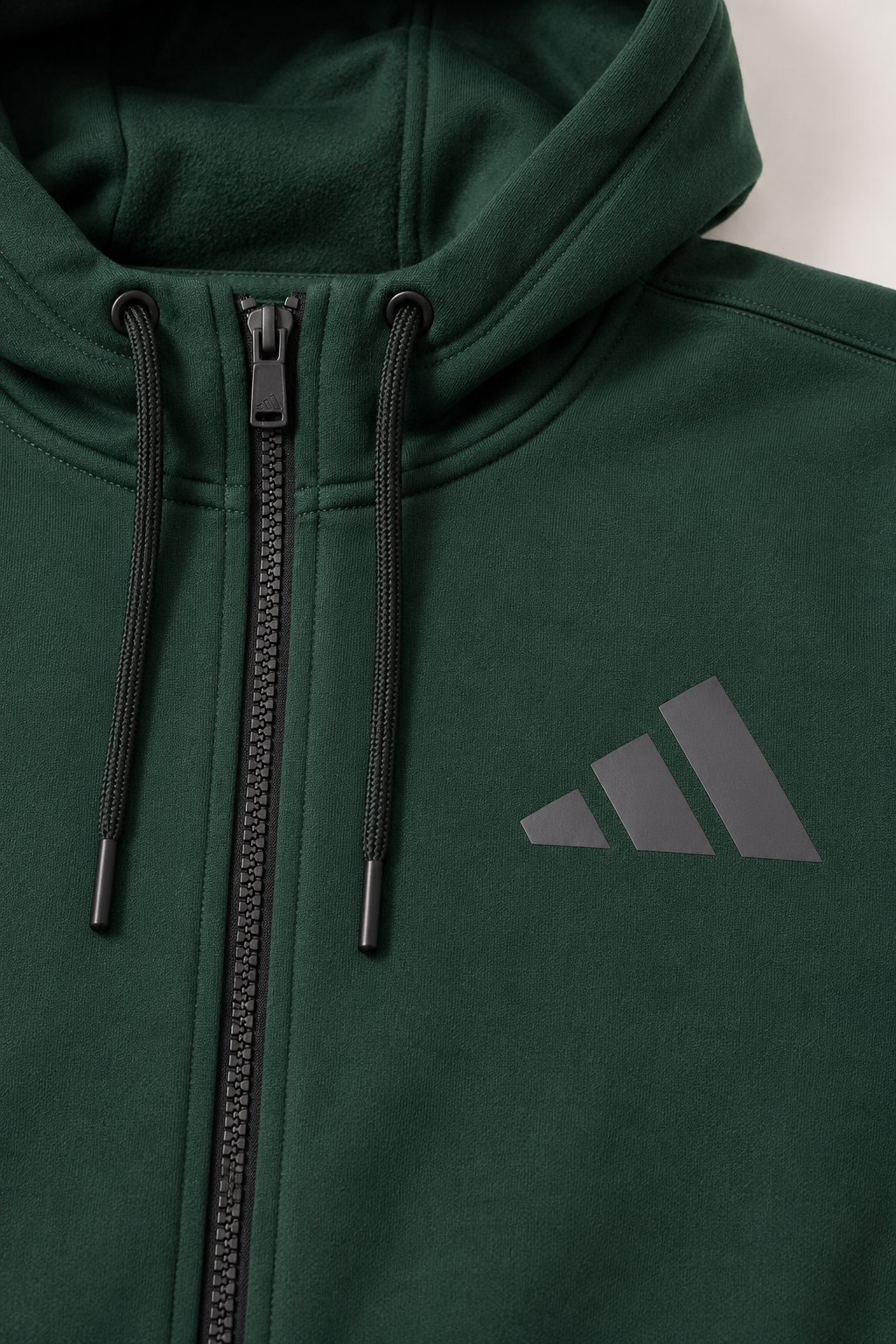 Adidas Logo Zip - Men Forest Green — детали на кројот и шевовите