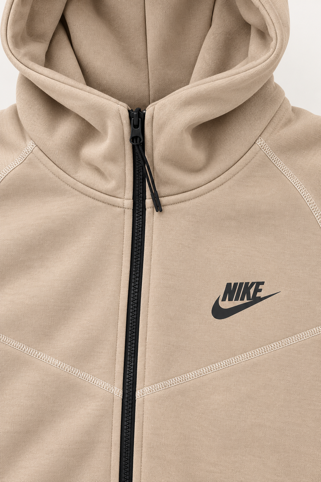 Nike Tech Fleece - Sand — детали на кројот и шевовите