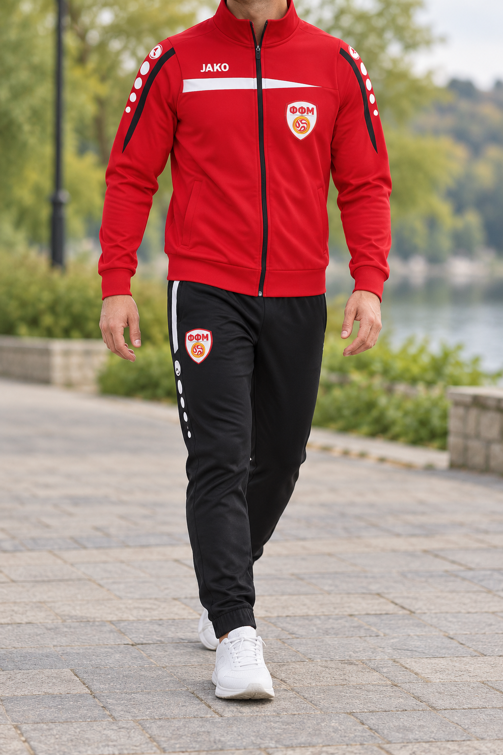 Македонија JAKO - Комплет тренерки - Red-Black — изглед на модел