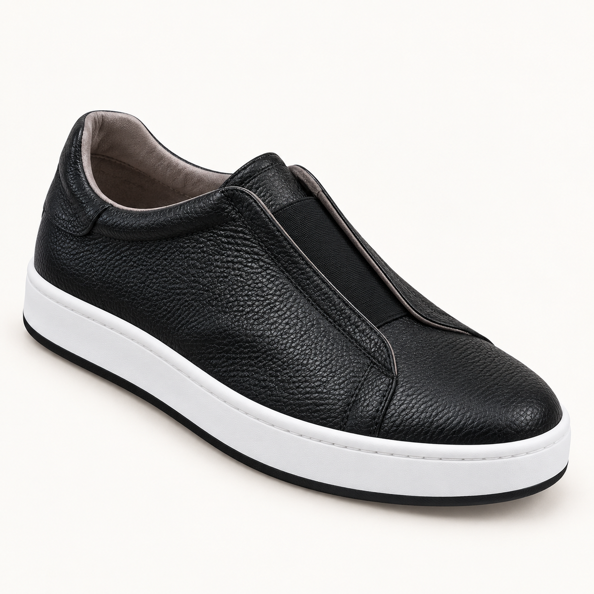 Urban Slip - Black / White — преден кос поглед