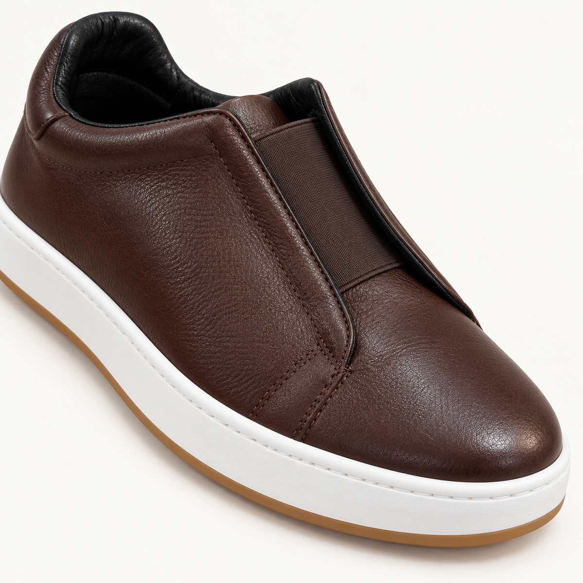 Urban Slip - Chocolate / White — детали на горниот дел и ѓонот